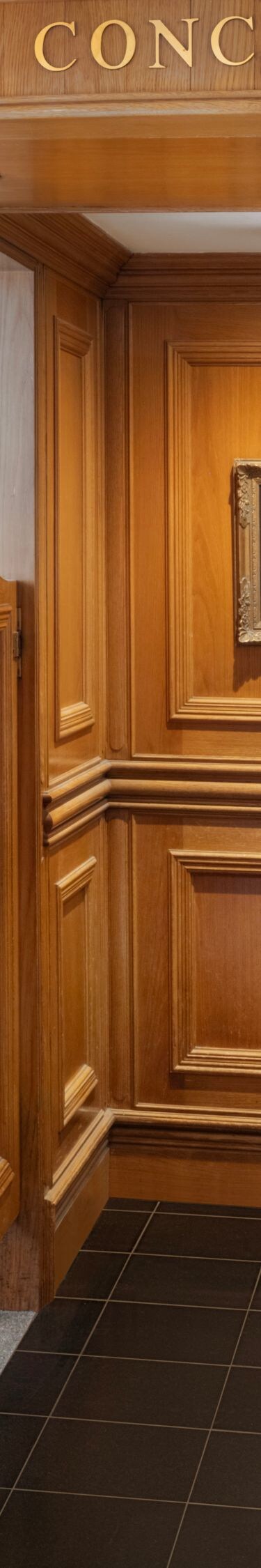 Hotel concierge in Mayfair-London