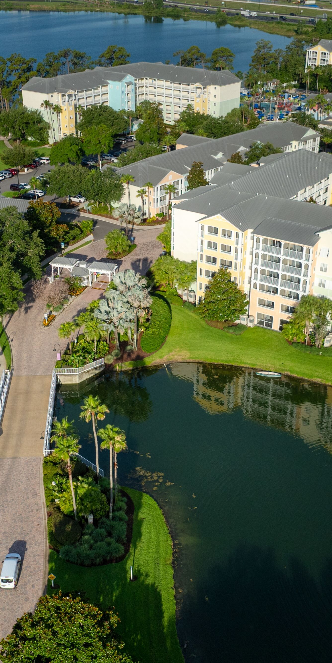 Eingang zum familienfreundlichen Resort in Orlando