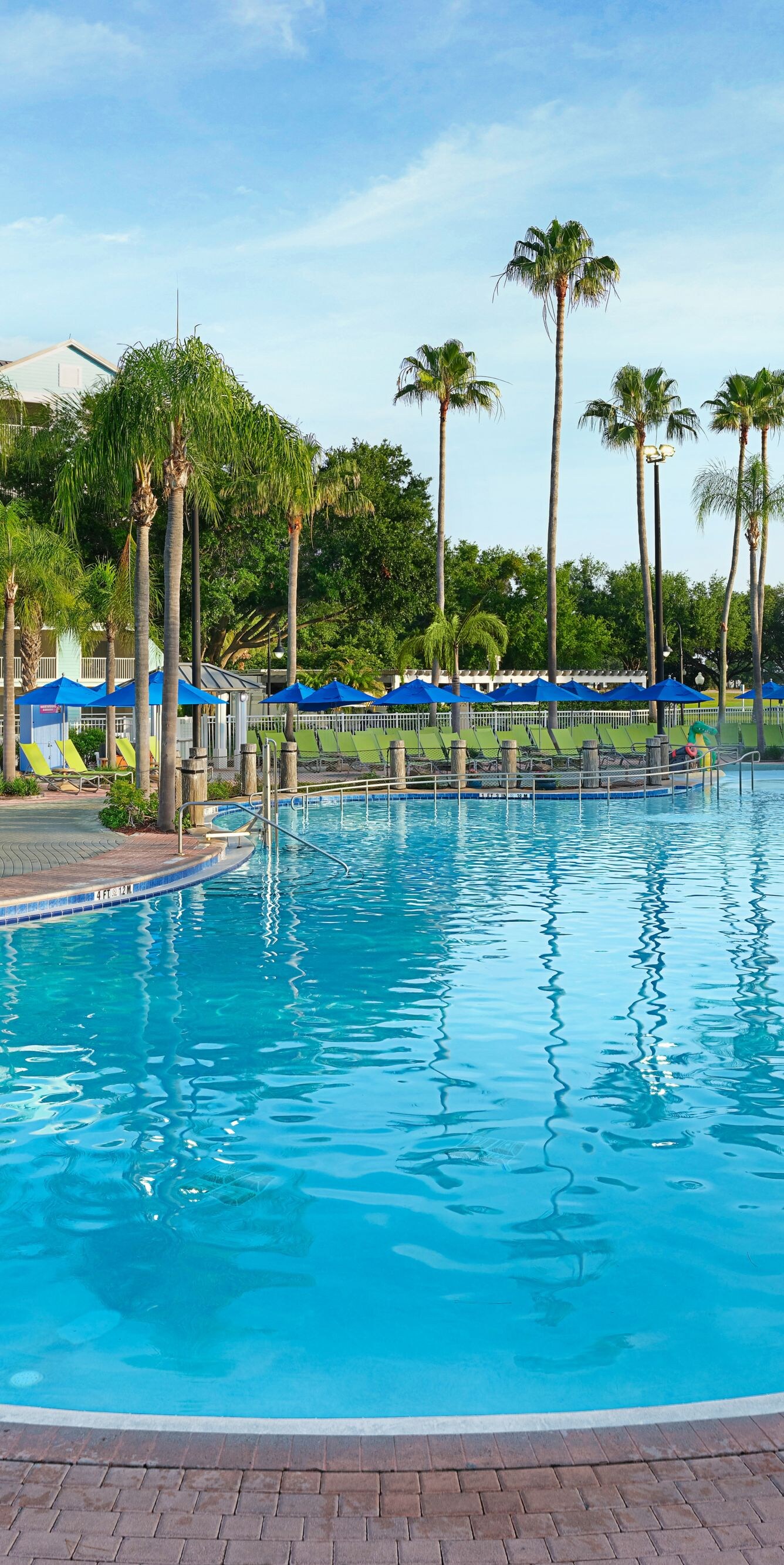 Resort-Pool mit Piratenschiff in Orlando