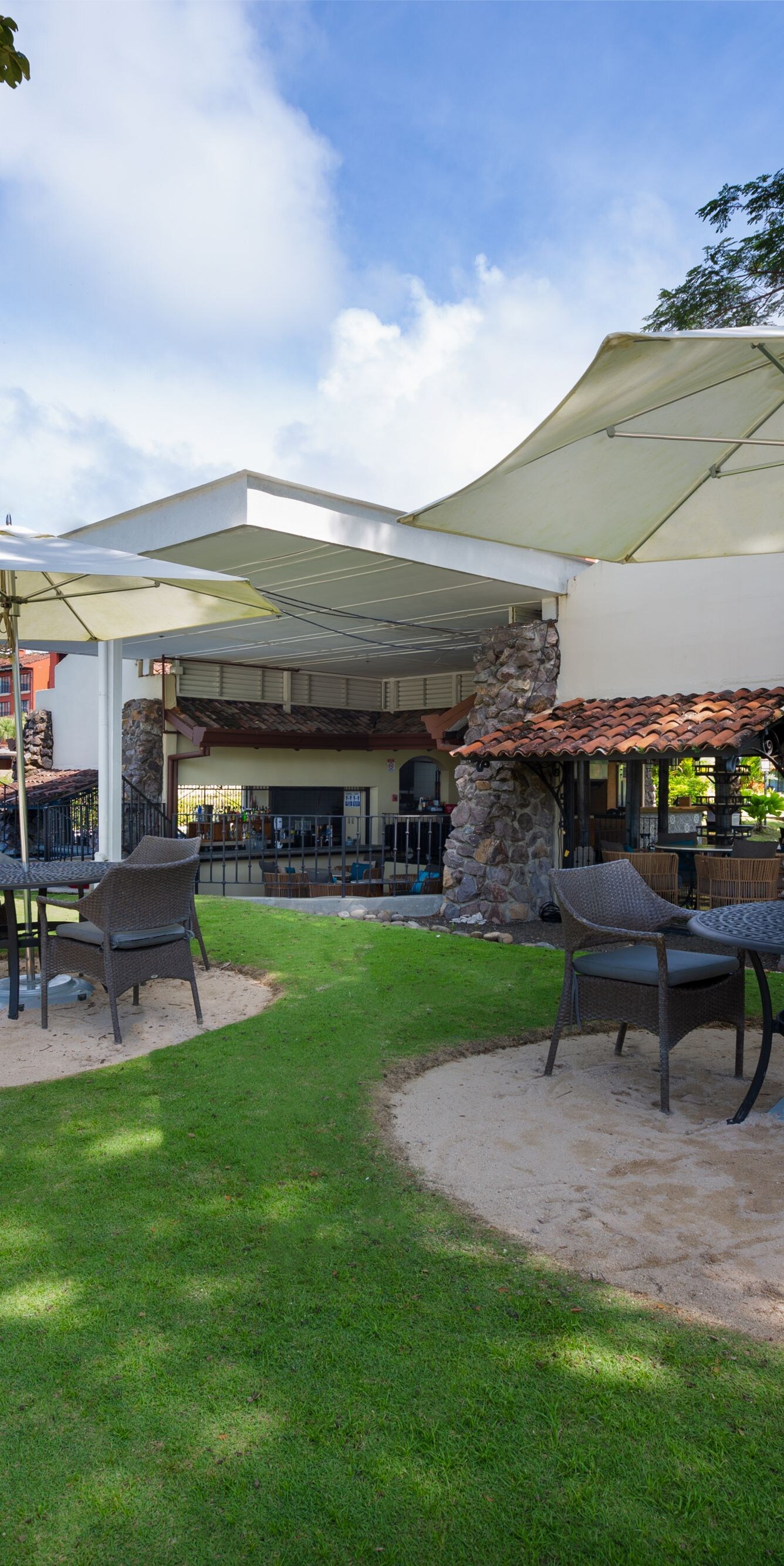 Gastronomía al aire libre en Herradura Beach, Costa Rica
