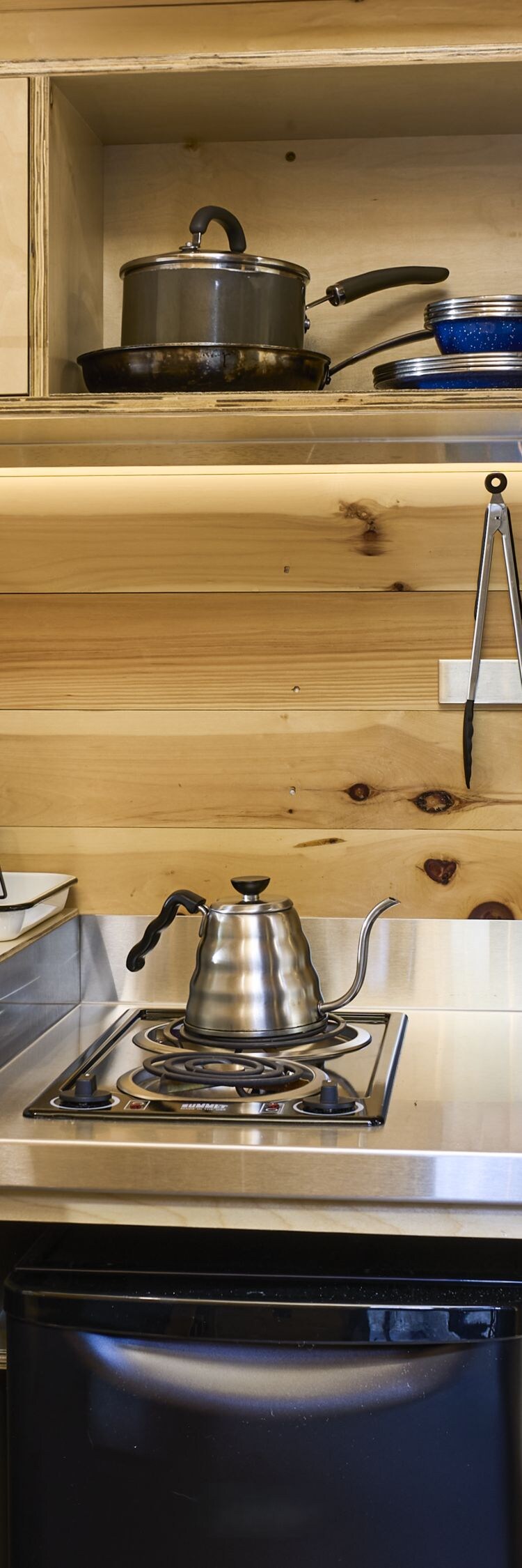 Queen Bunk Kitchenette