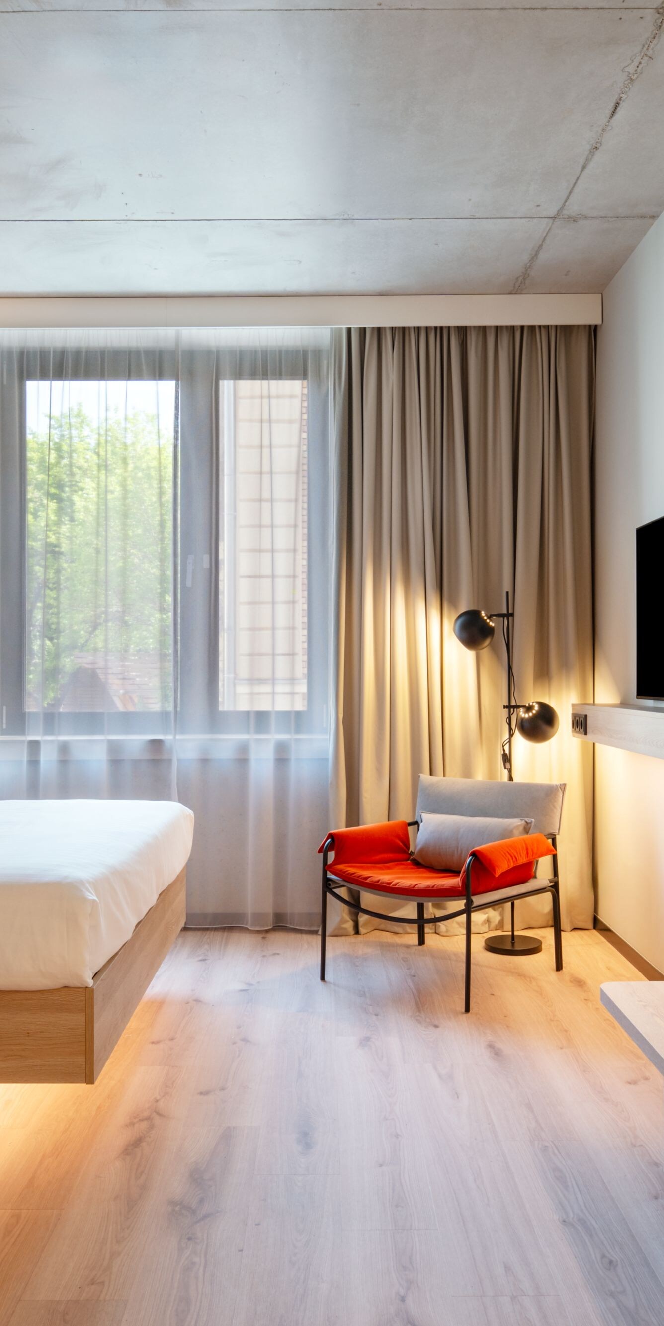 Moxy Deluxe Queen Room