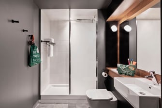 Moxy Room - Bathroom