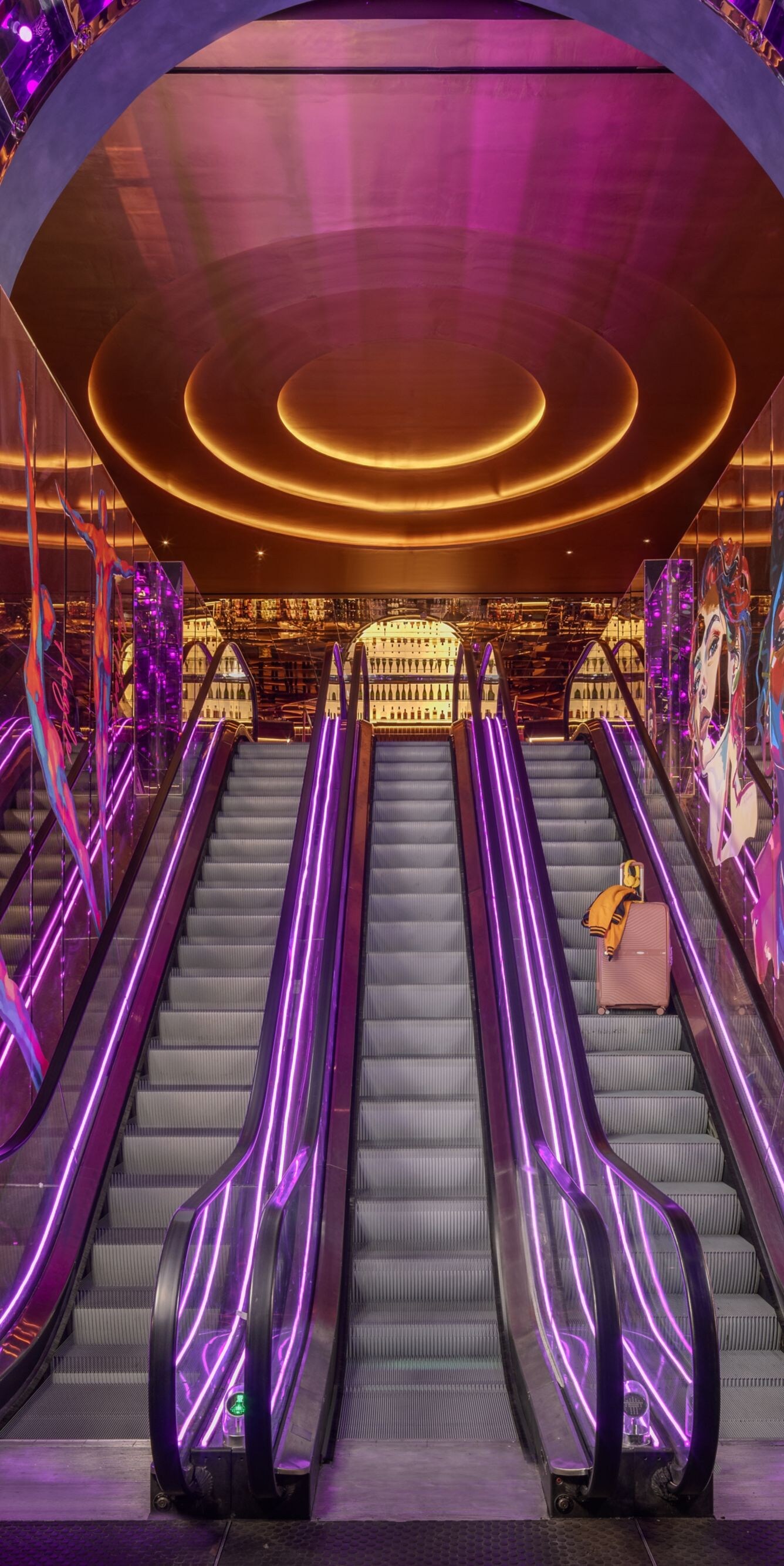 Escalator to the lounge