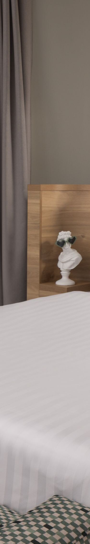 Spotlight suite bed