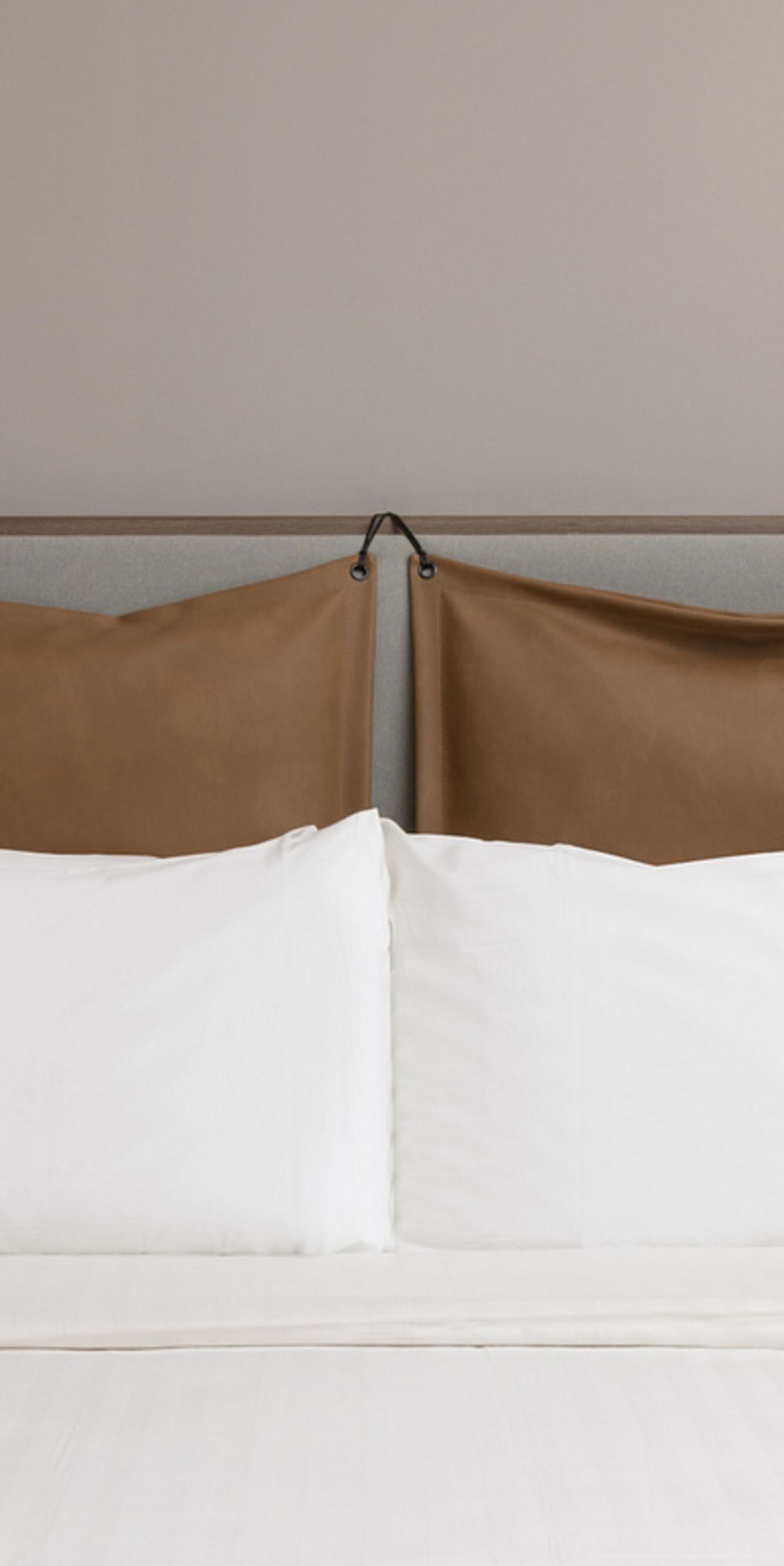 Letto matrimoniale Queen Moxy e luce da lettura 