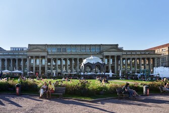 Schlossplatz – Außenansicht