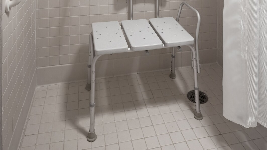 Baño para personas con necesidades de movilidad especiales - Ducha con acceso para sillas de ruedas