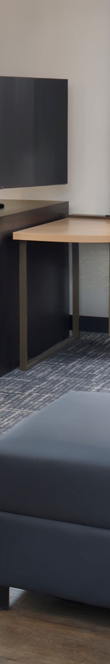 Studio Suite with a king size bed and living area
