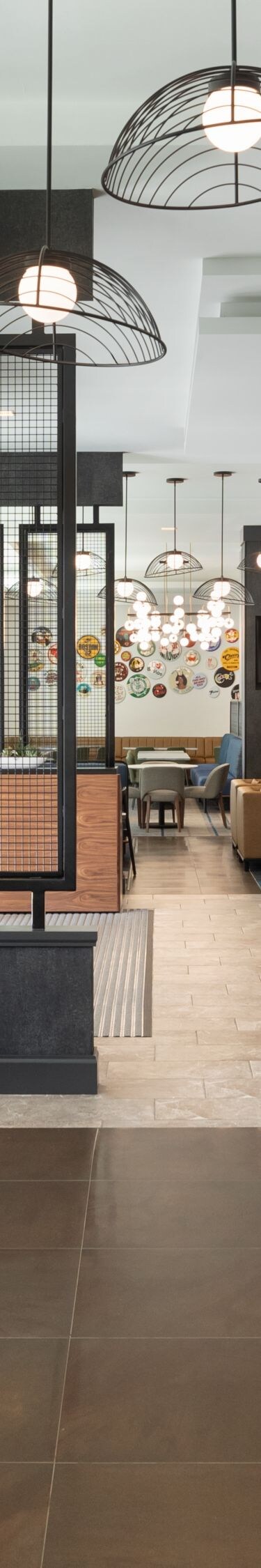 Entrada del lobby, mesas y accesorios 