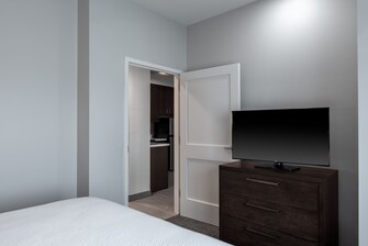 1 Bedroom King Suite Bed
