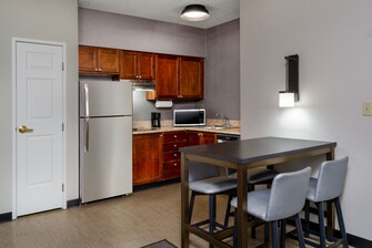 One-Bedroom Suite – kitchen