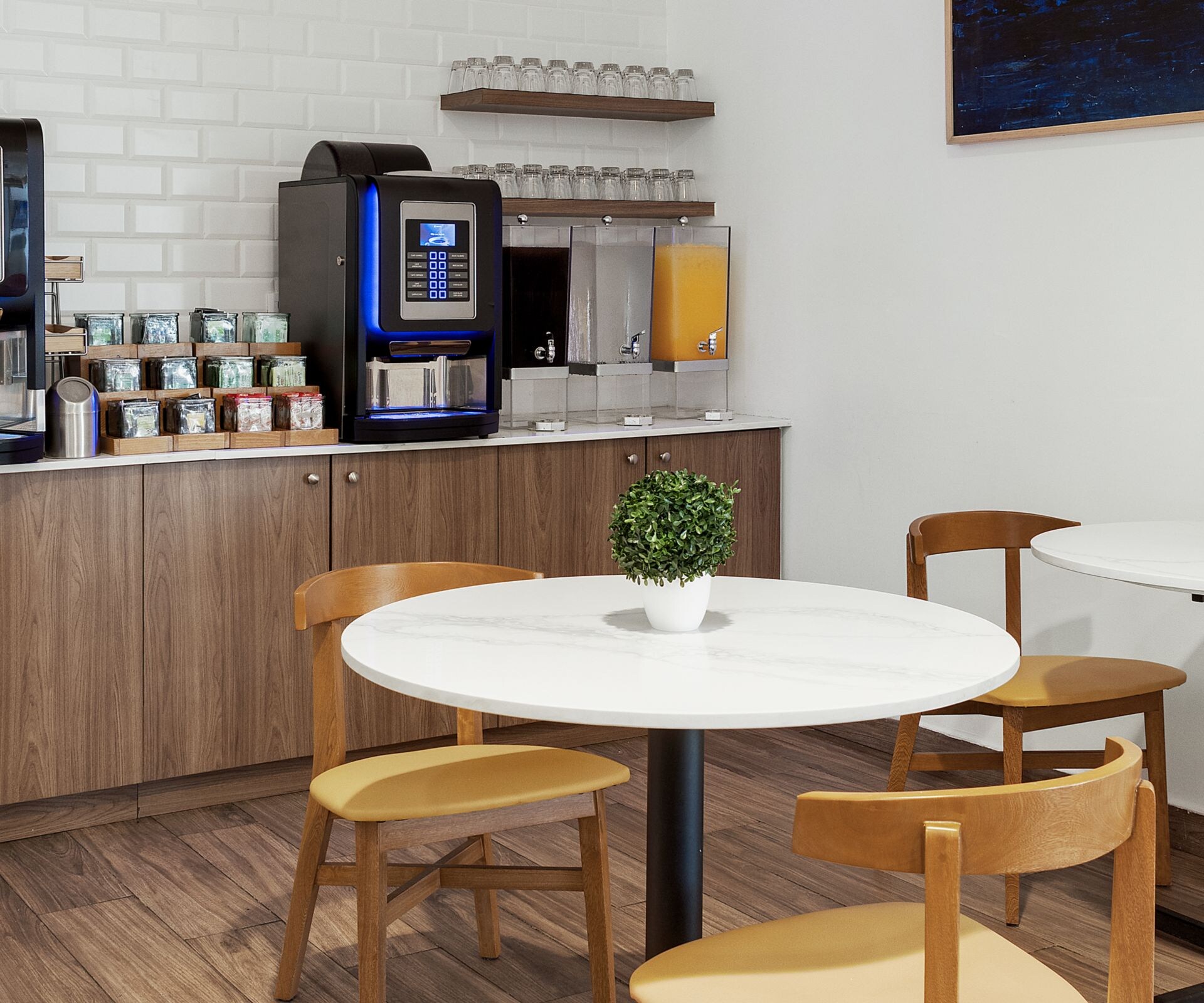 Food & Beverage seating area