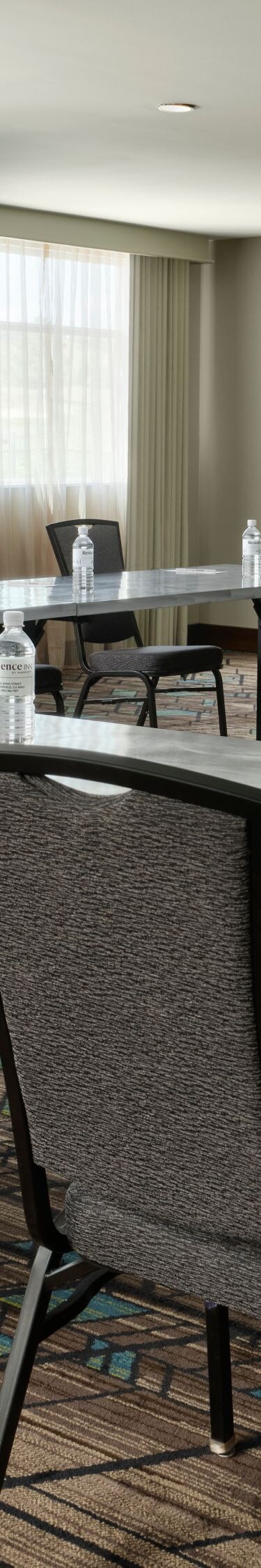 Meeting room with U-shaped set up