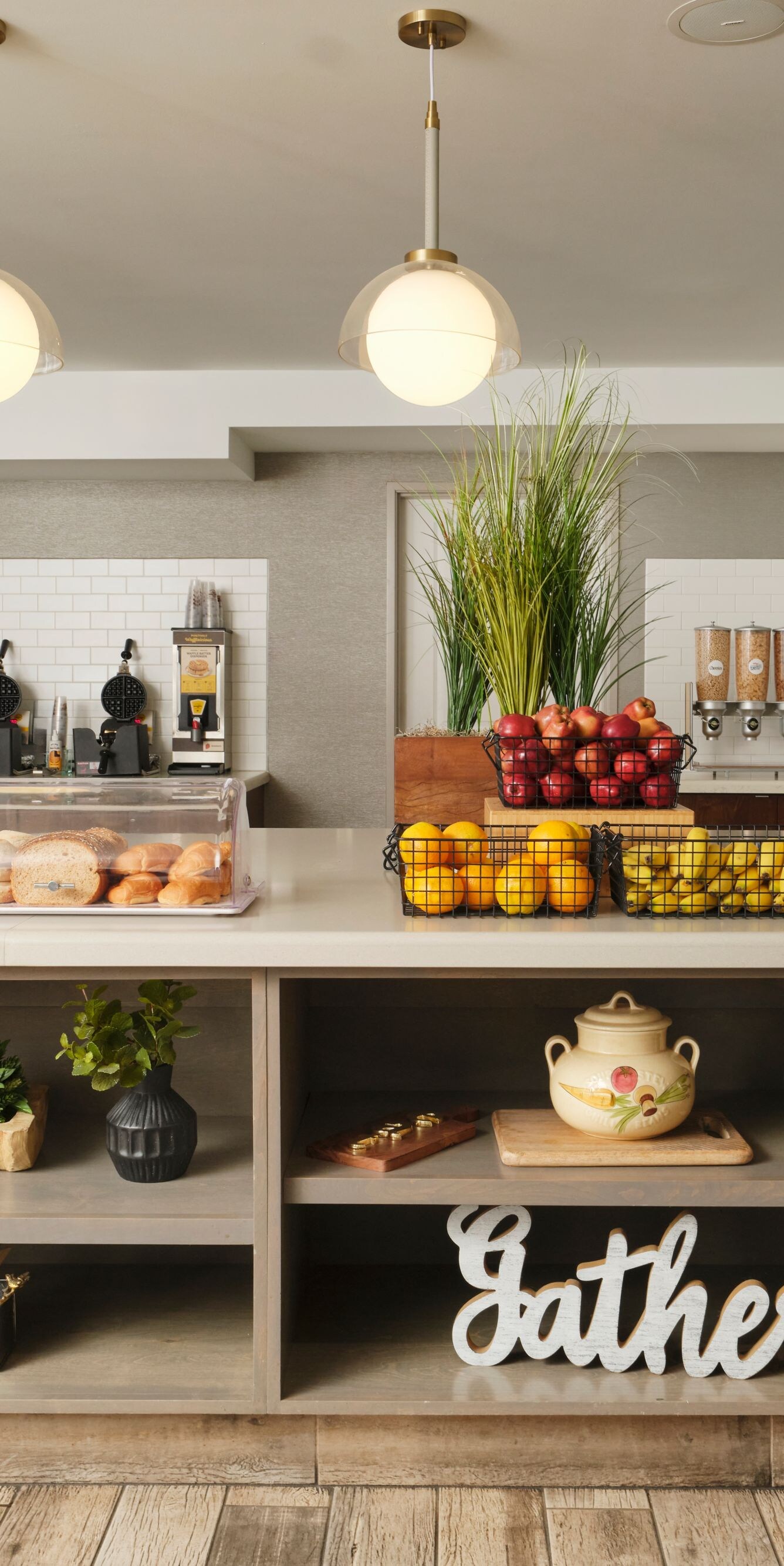 Breakfast area with buffet counter