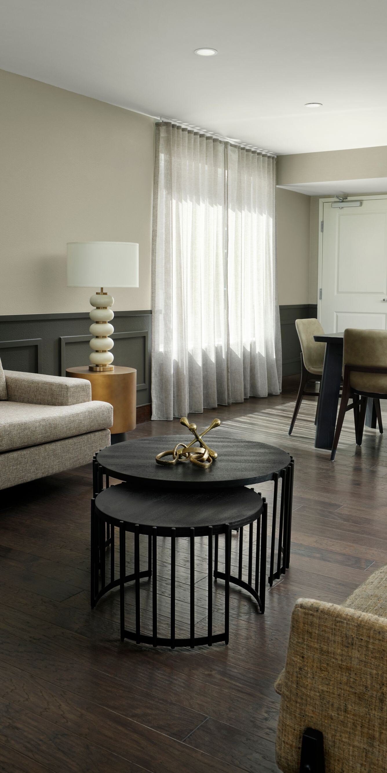 Library lounge with seating area