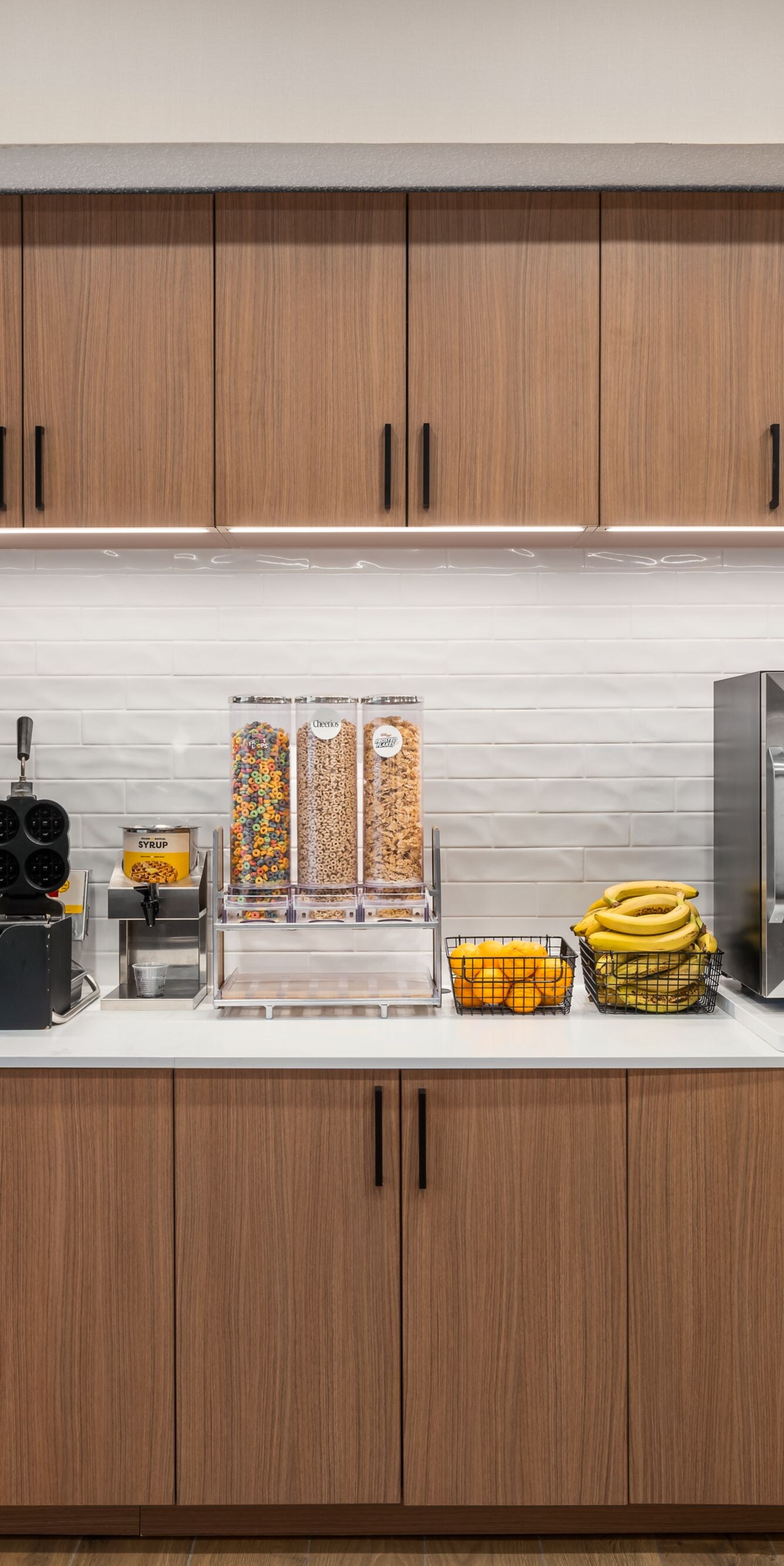 Cold breakfast buffet items