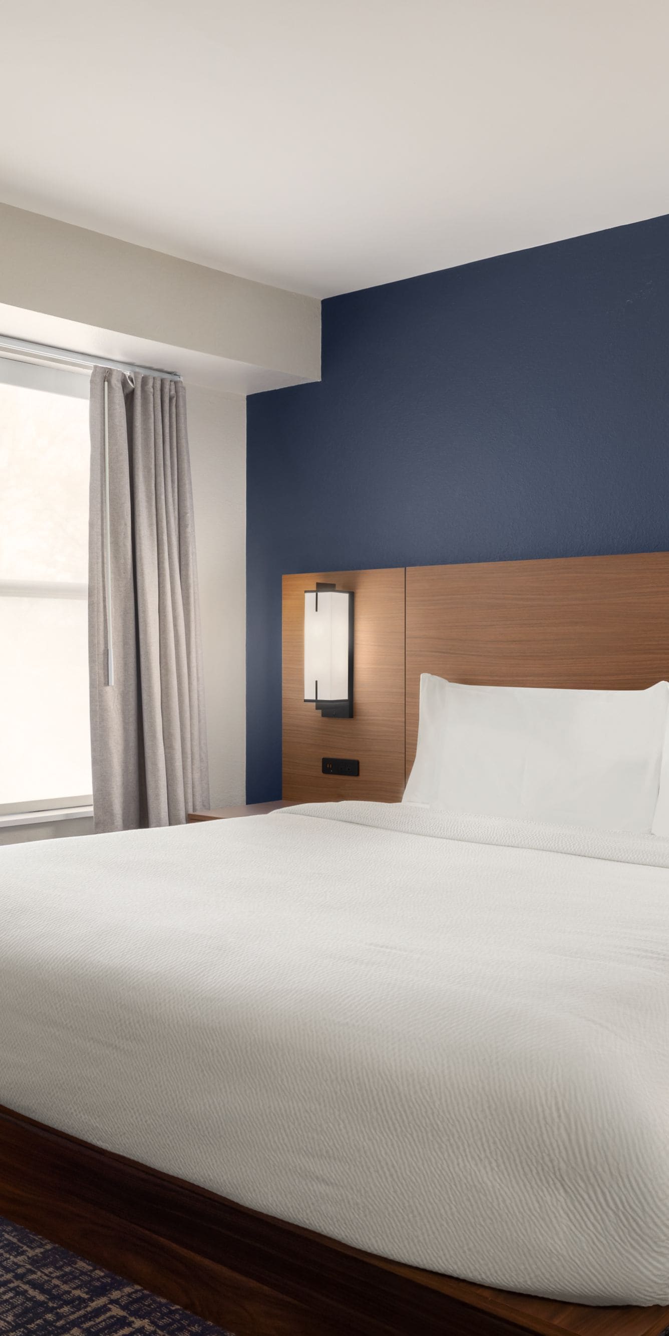 Guest room with king bed