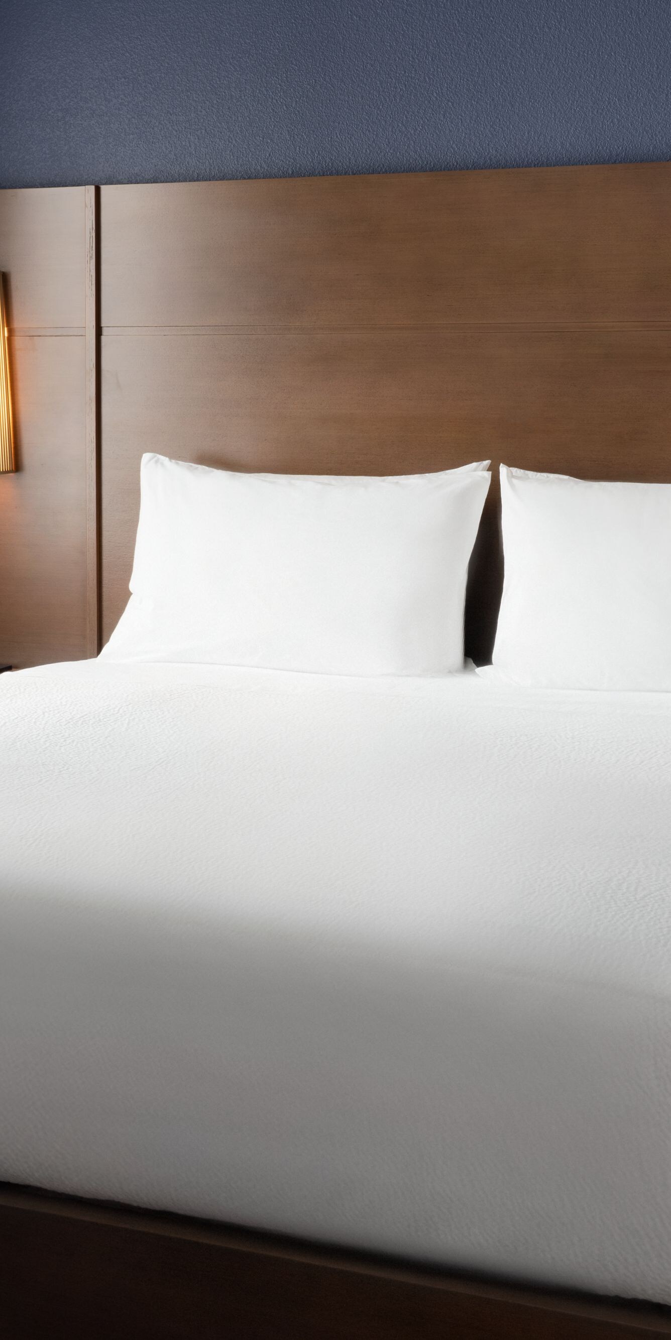 King bed detail