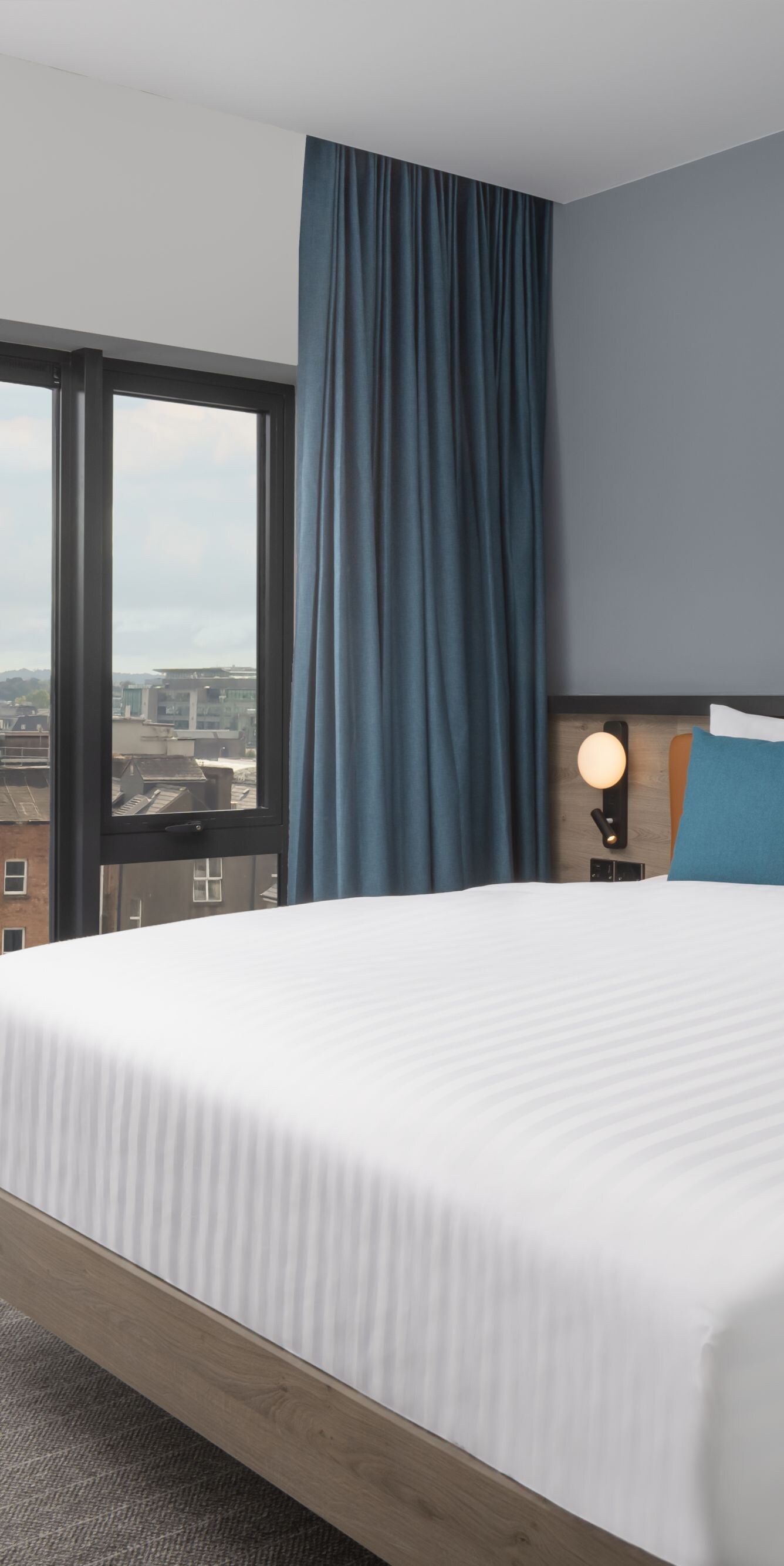 One bedroom suite, bedroom with City View 