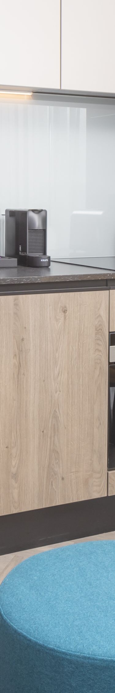 Studio Suite Kitchenette & City View