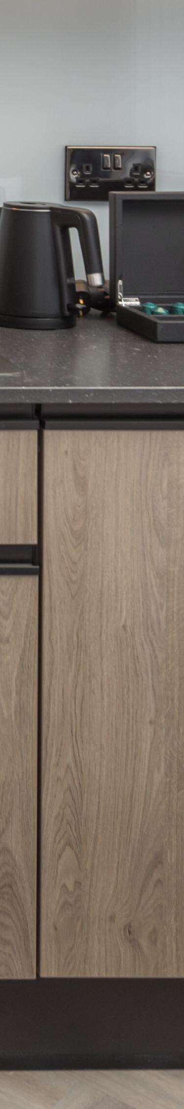 Fully equipped kitchenette