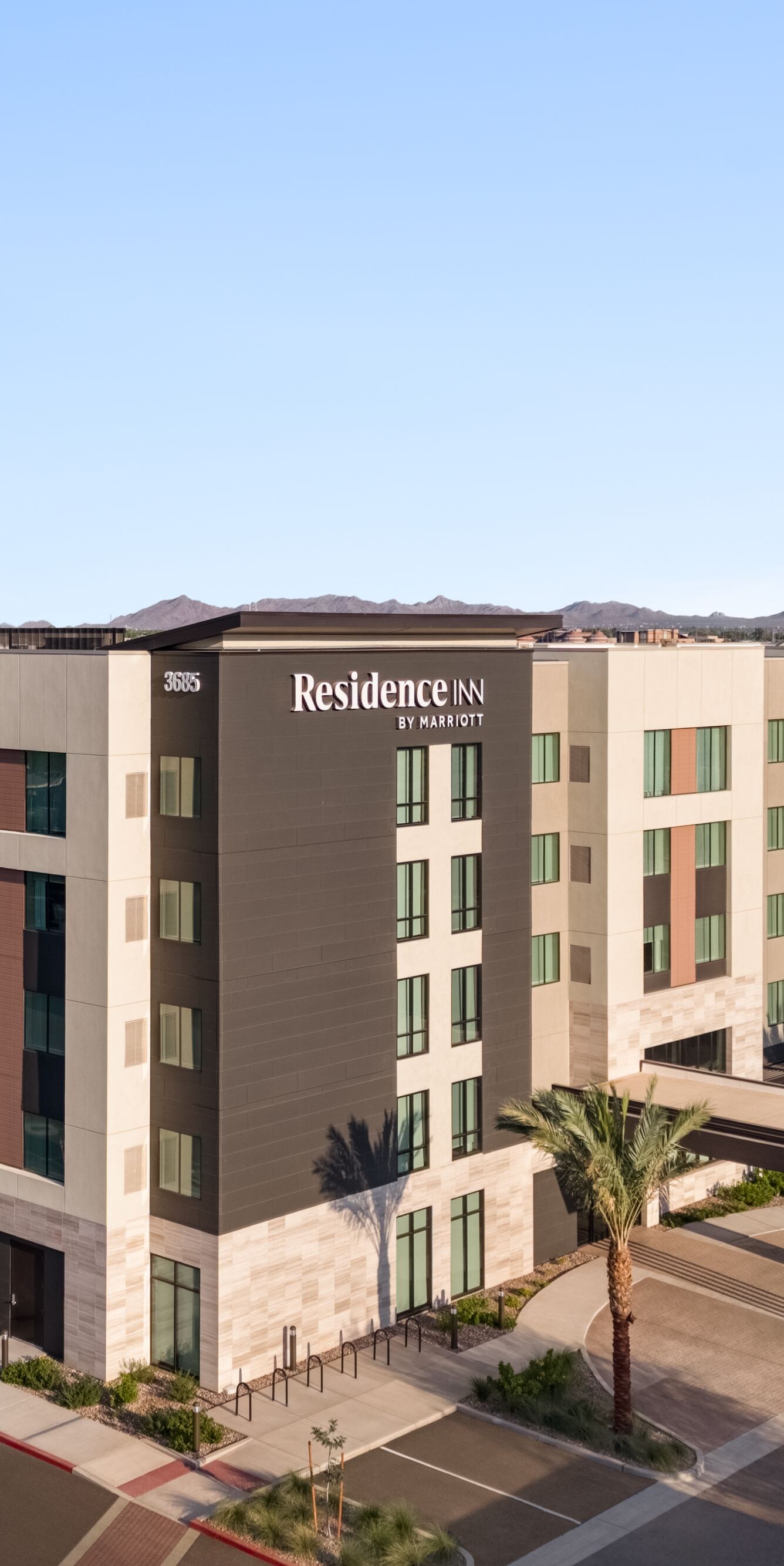 Hotel Exterior - Daytime