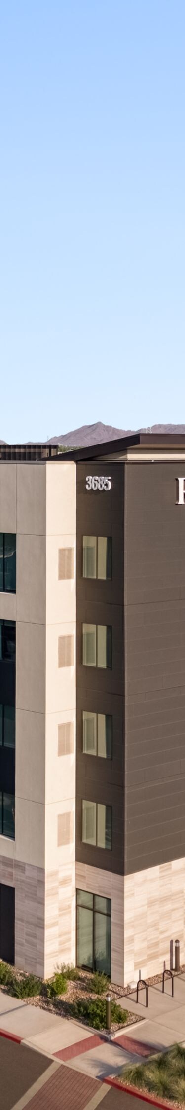 Hotel Exterior - Daytime
