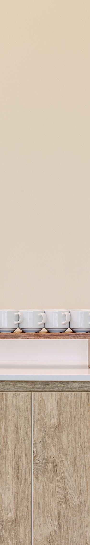 Mostrador del servicio de banquetes instalado en la sala de reuniones