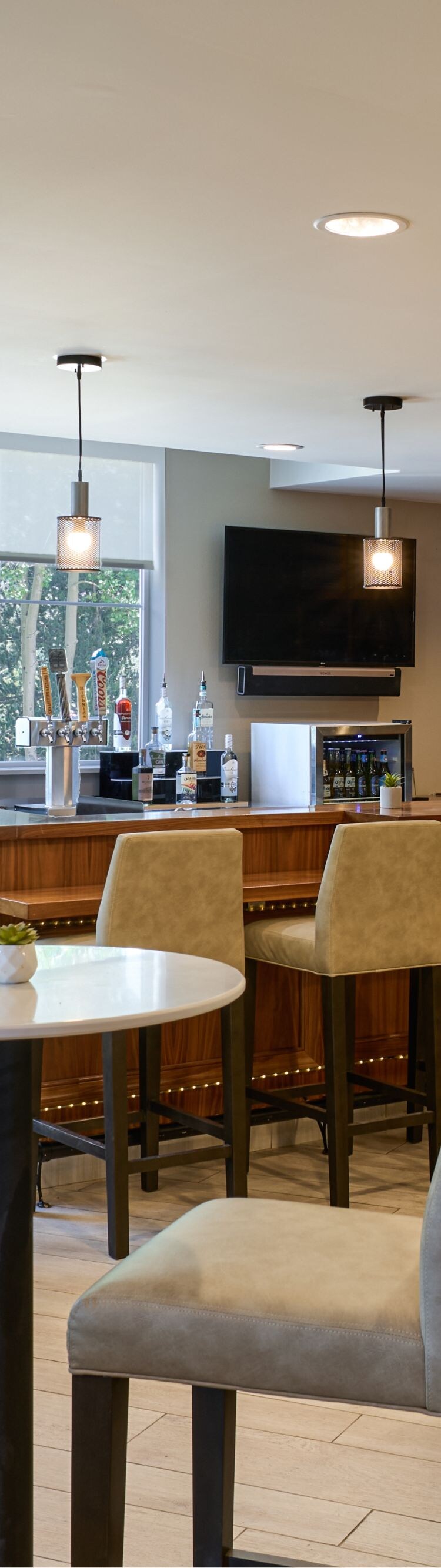 Bar area and seating