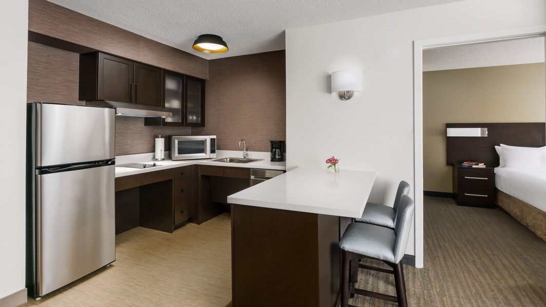 Accessible suite with kitchen and dinette