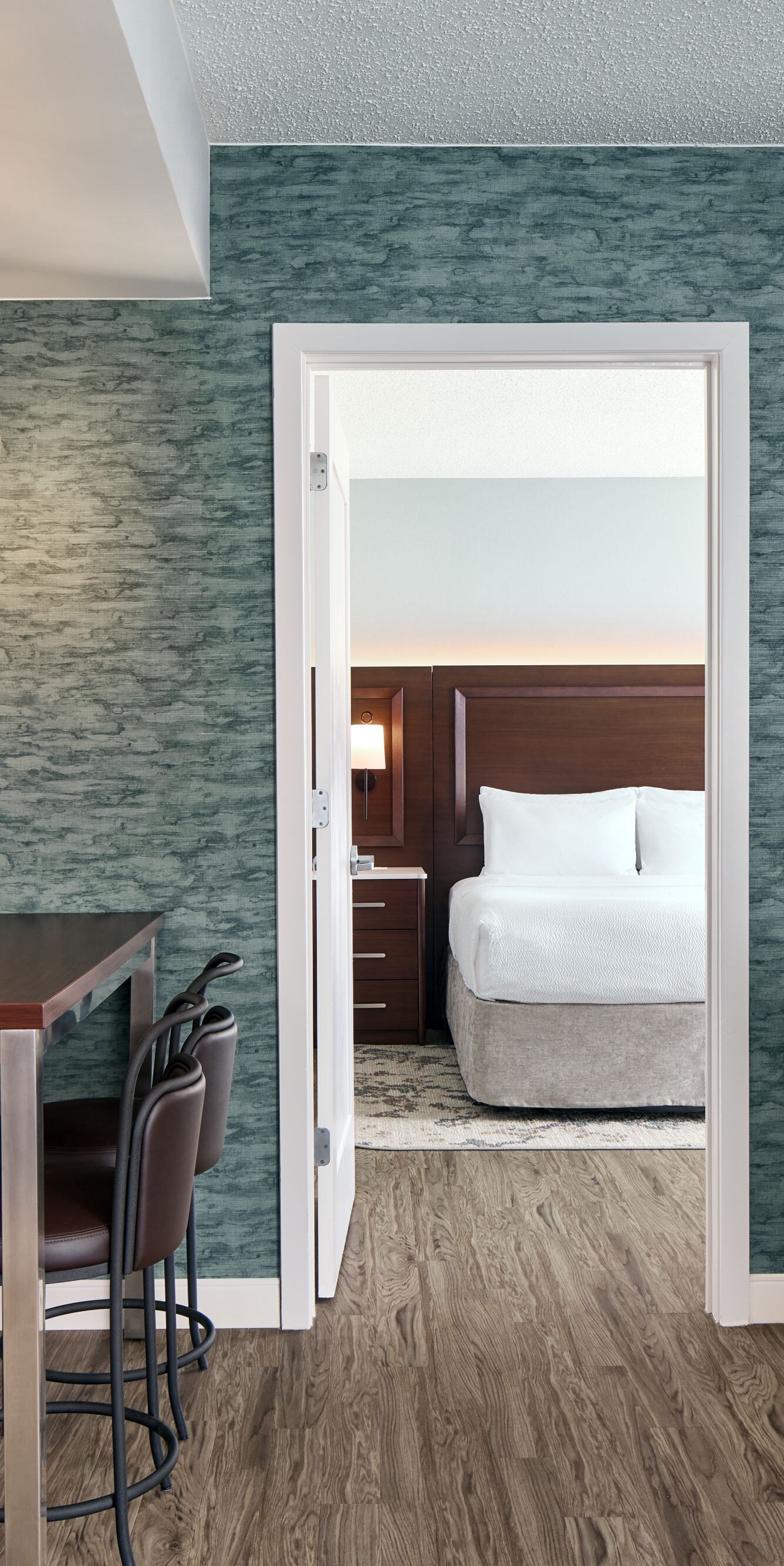 King One Bed Room Livng Space 