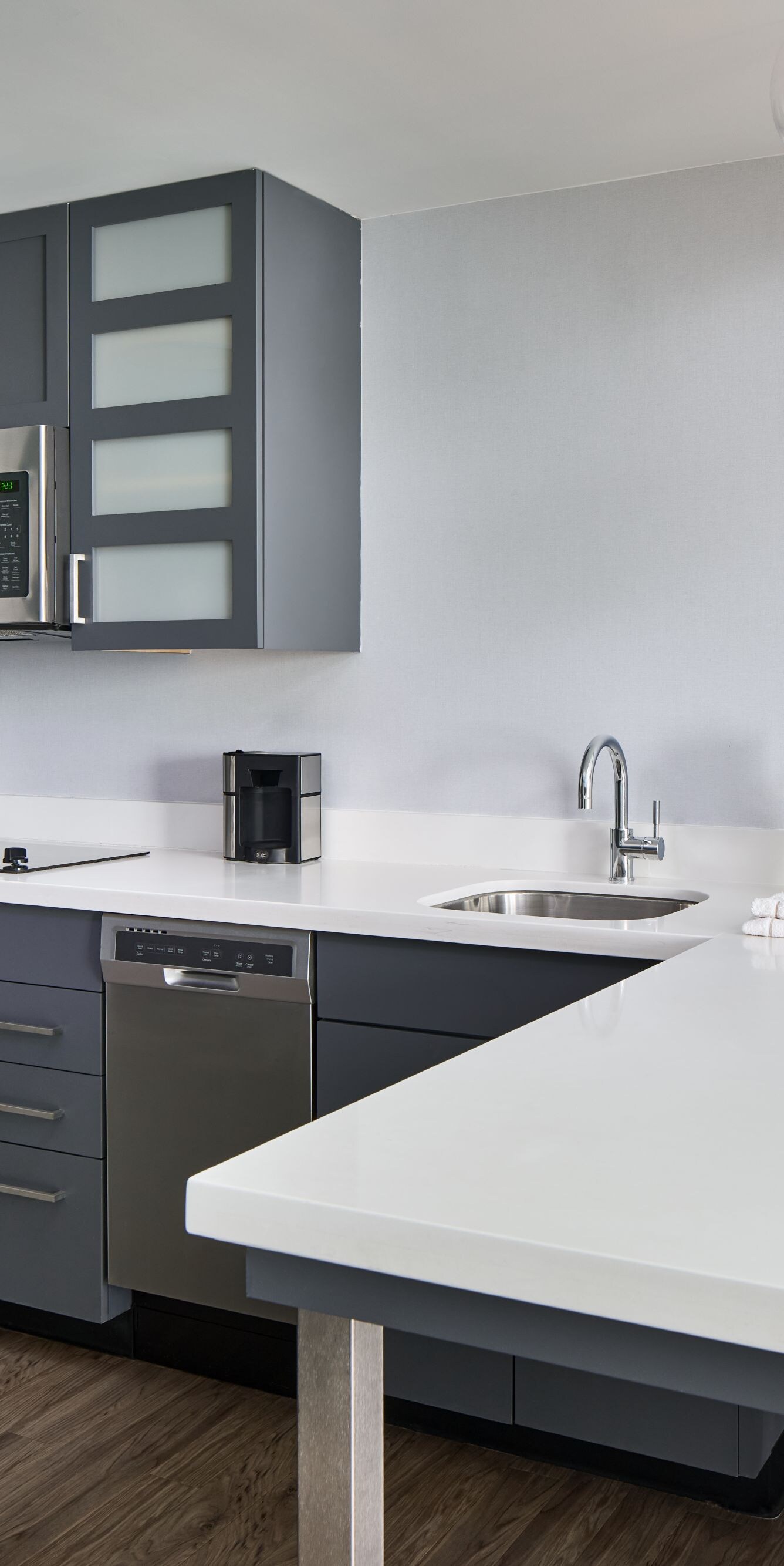 Double Queen Room Kitchen