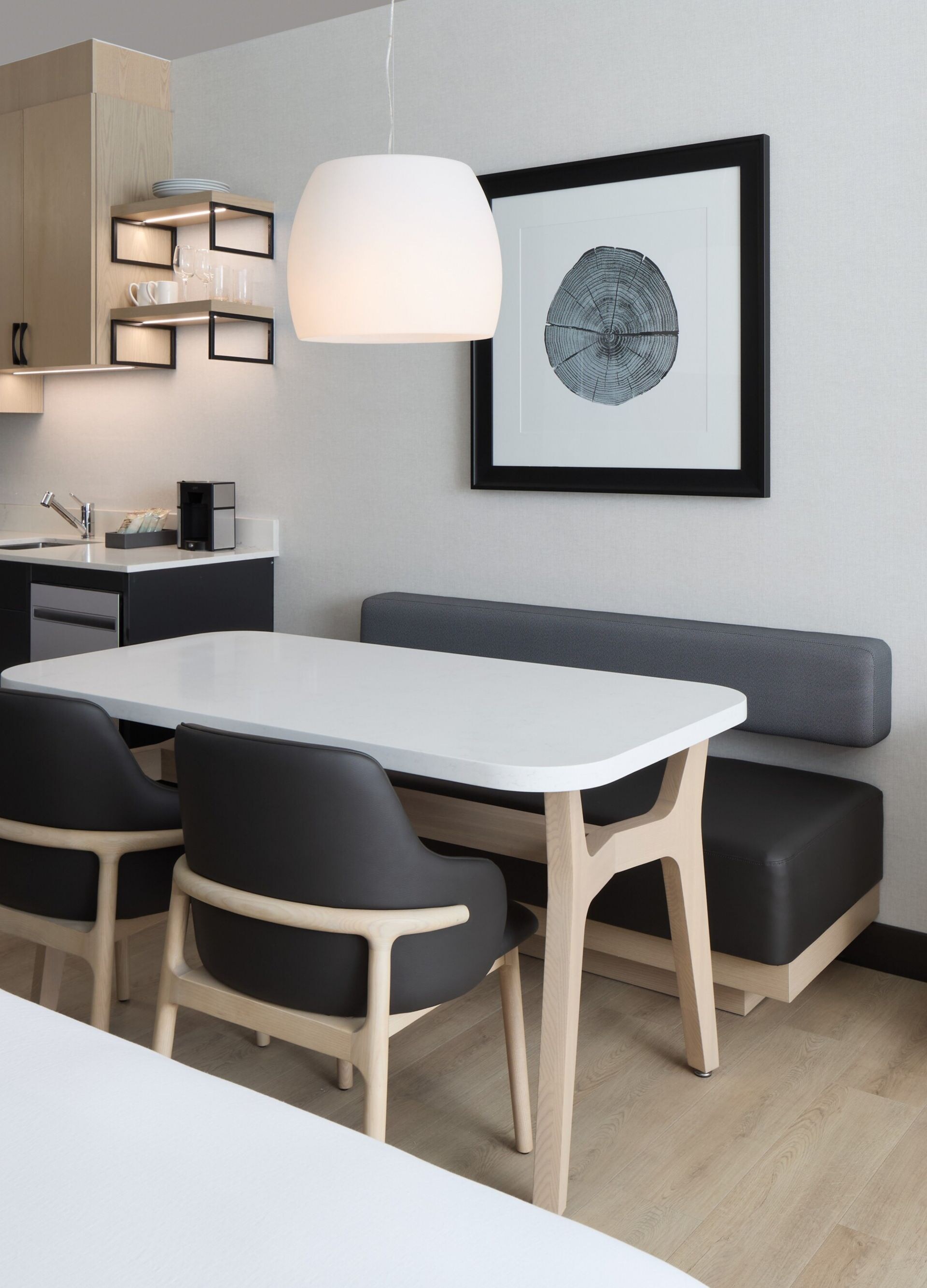 Espace repas d'une chambre Studio moderne