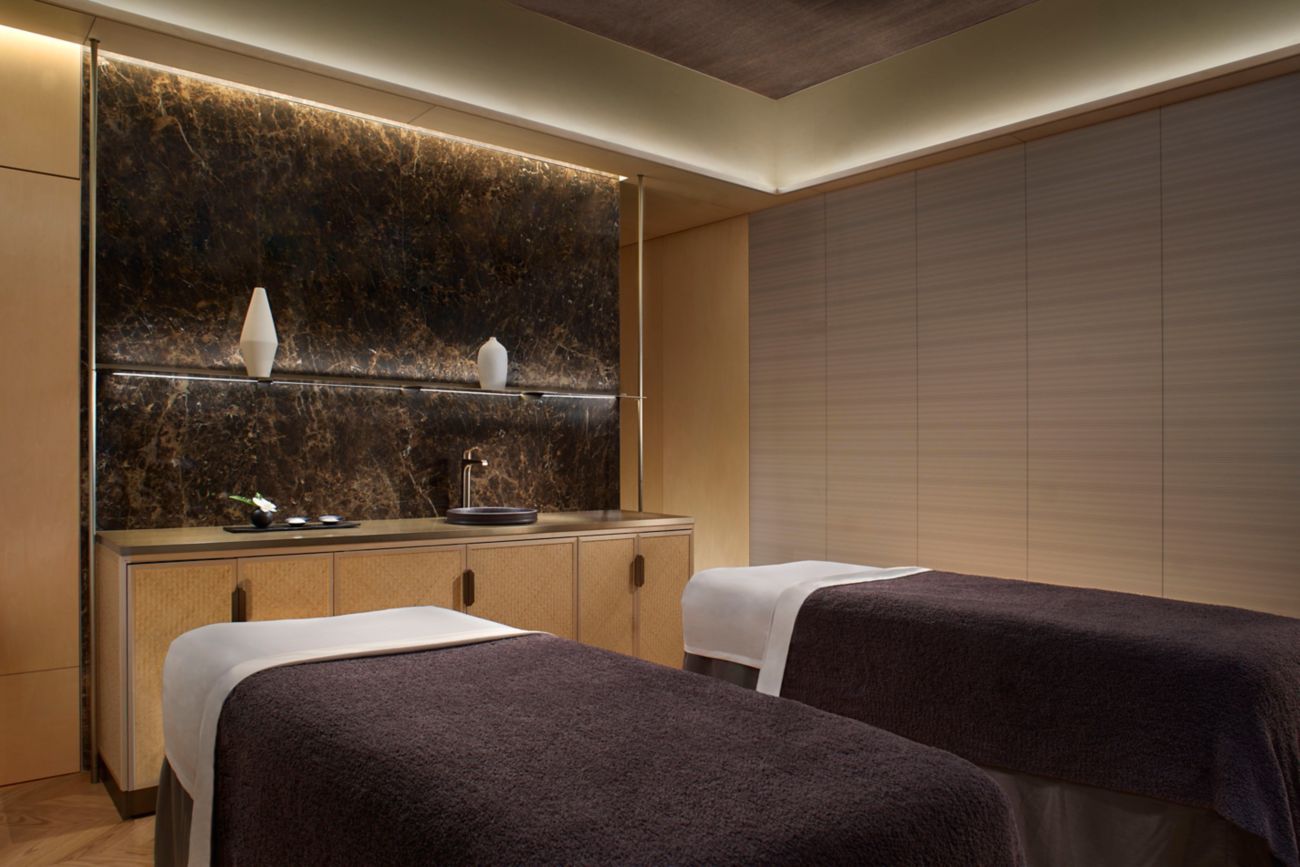 Spa suite with two beds