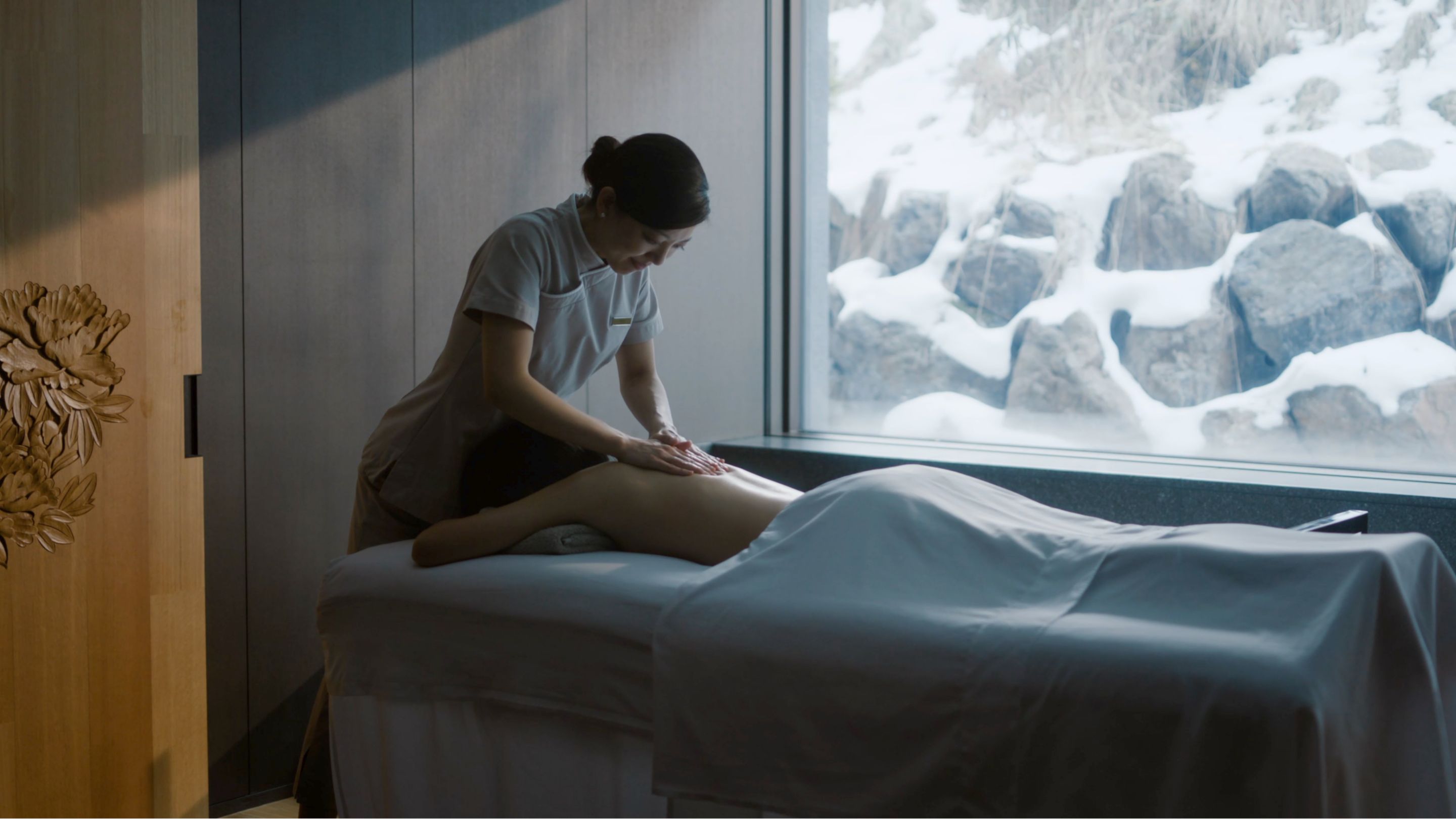 Relax with a Japanese traditional massage.