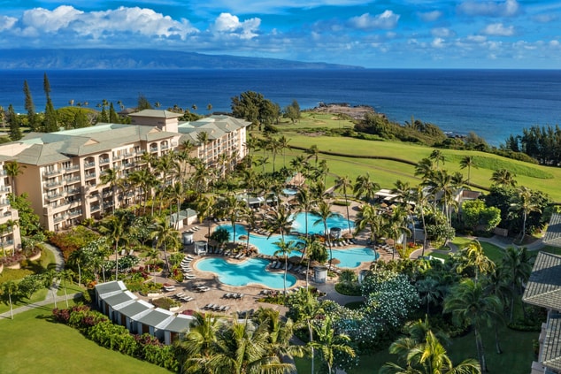 Aerial Pool View over The Ritz-Carlton Maui, Kapal