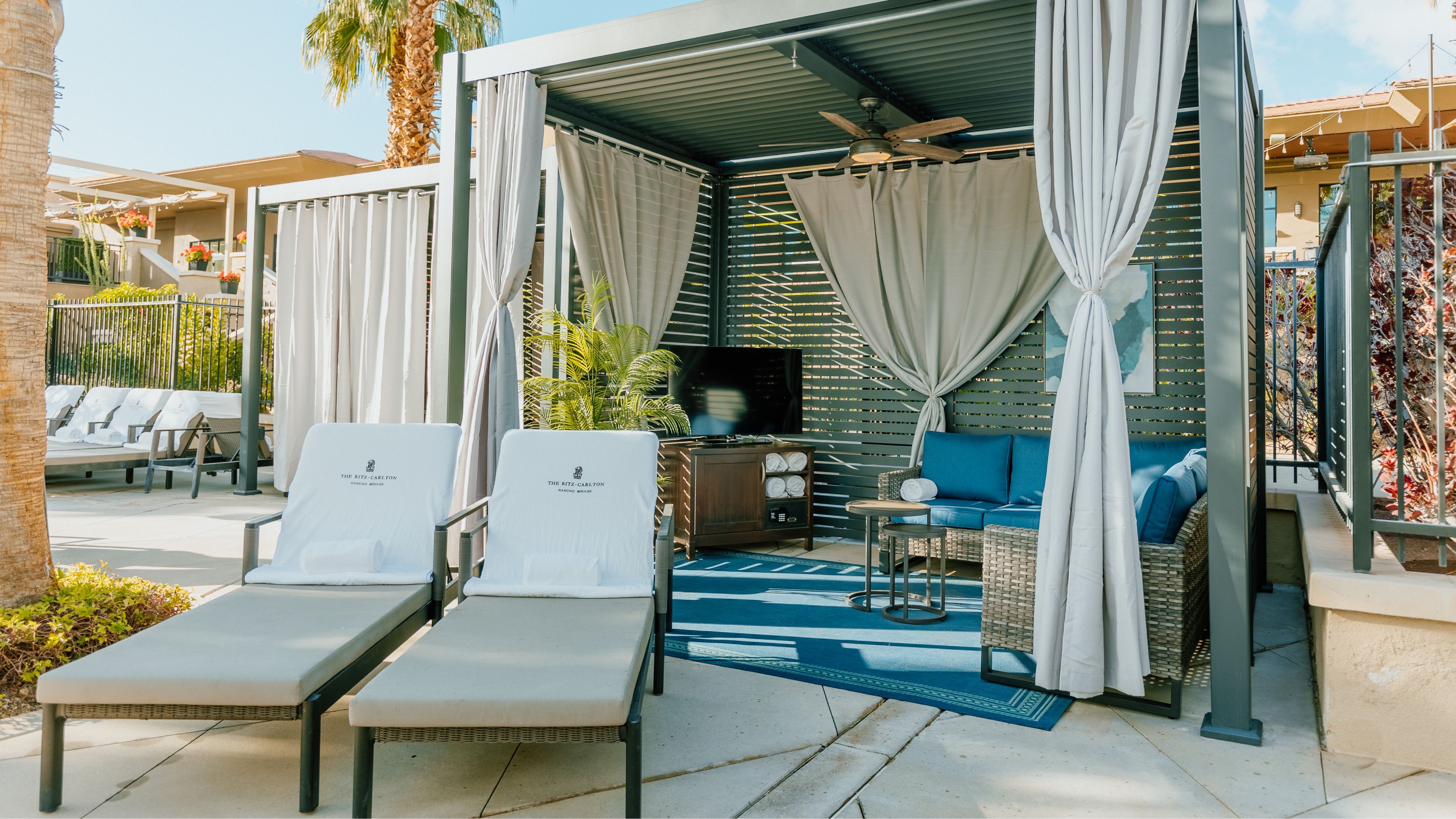 Lounge in the Luxury