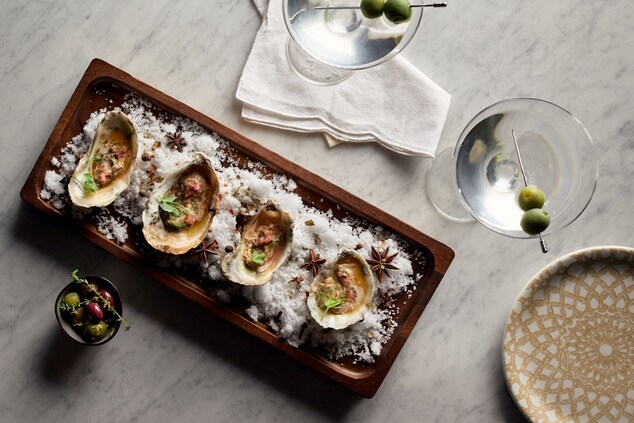 Santé Oyster Board with Martinis