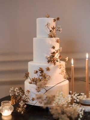 wedding cake candles florals