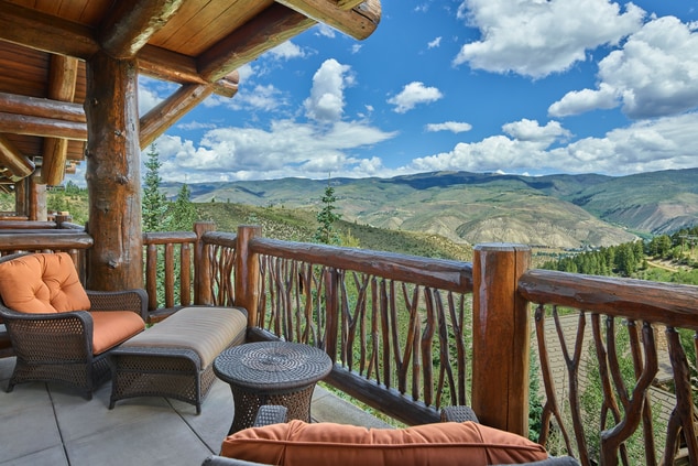 Penthouse 906 balcony with valley view 