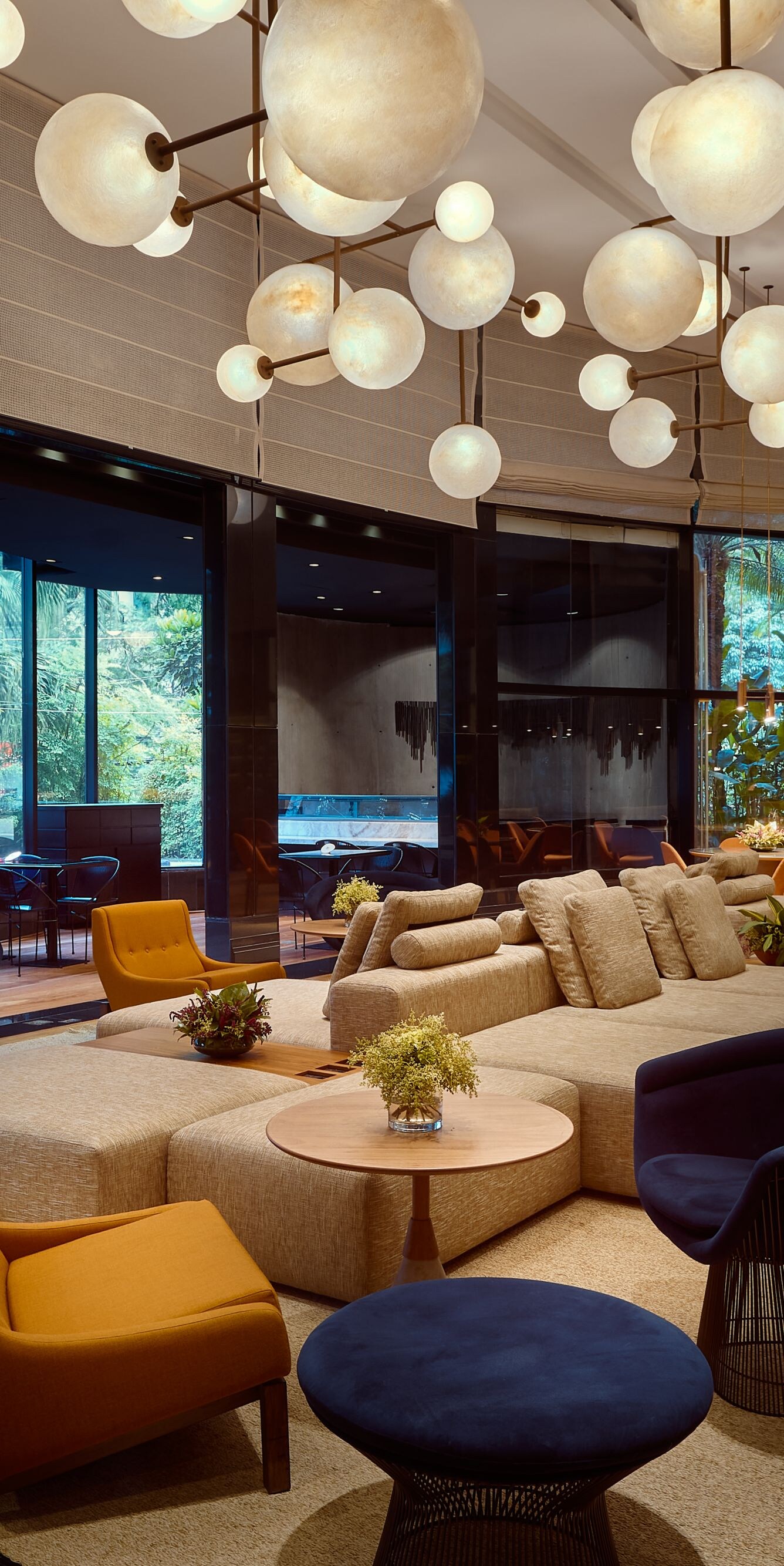 Living Lounge Bar & Sushi