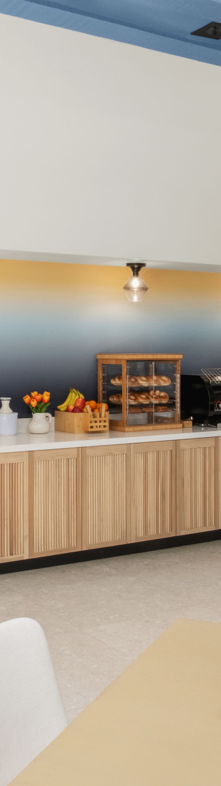 Breakfast buffet area and ding room