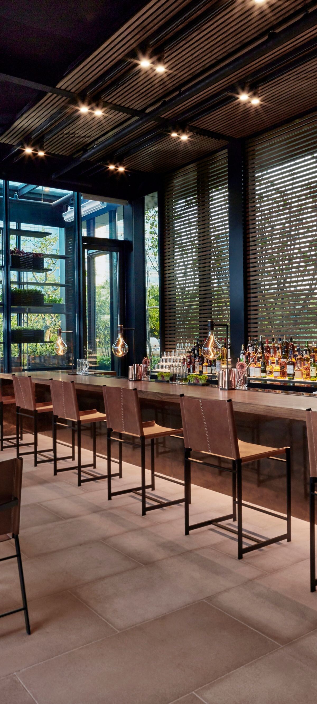 MOBO Bar