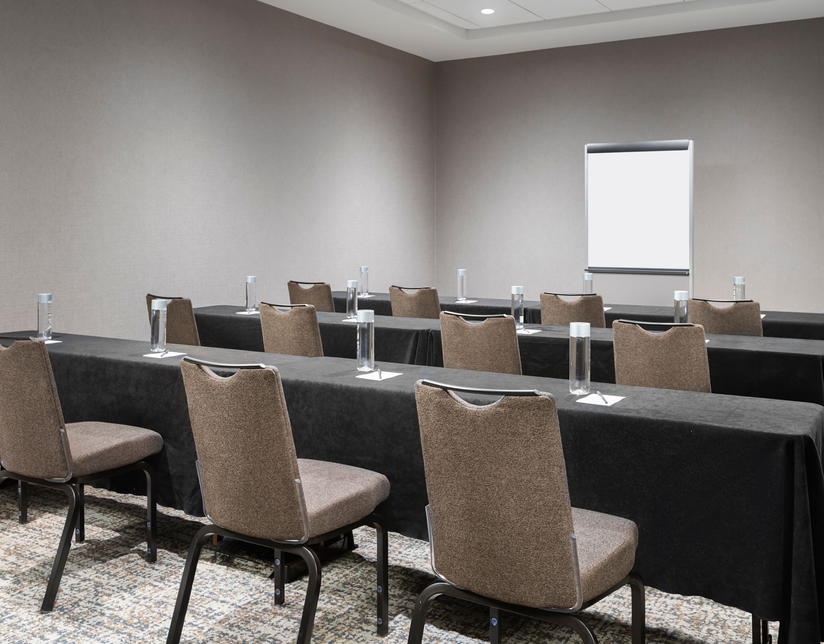 Meeting Room, Classroom Setup
