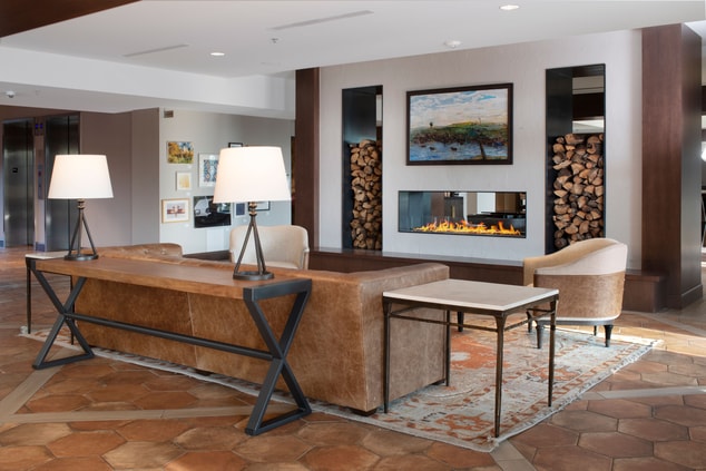 fireplace seating area in lobby
