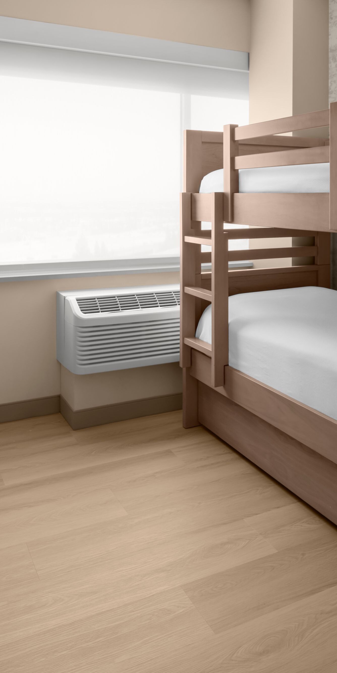 Bunk beds with pull-out bed in suite