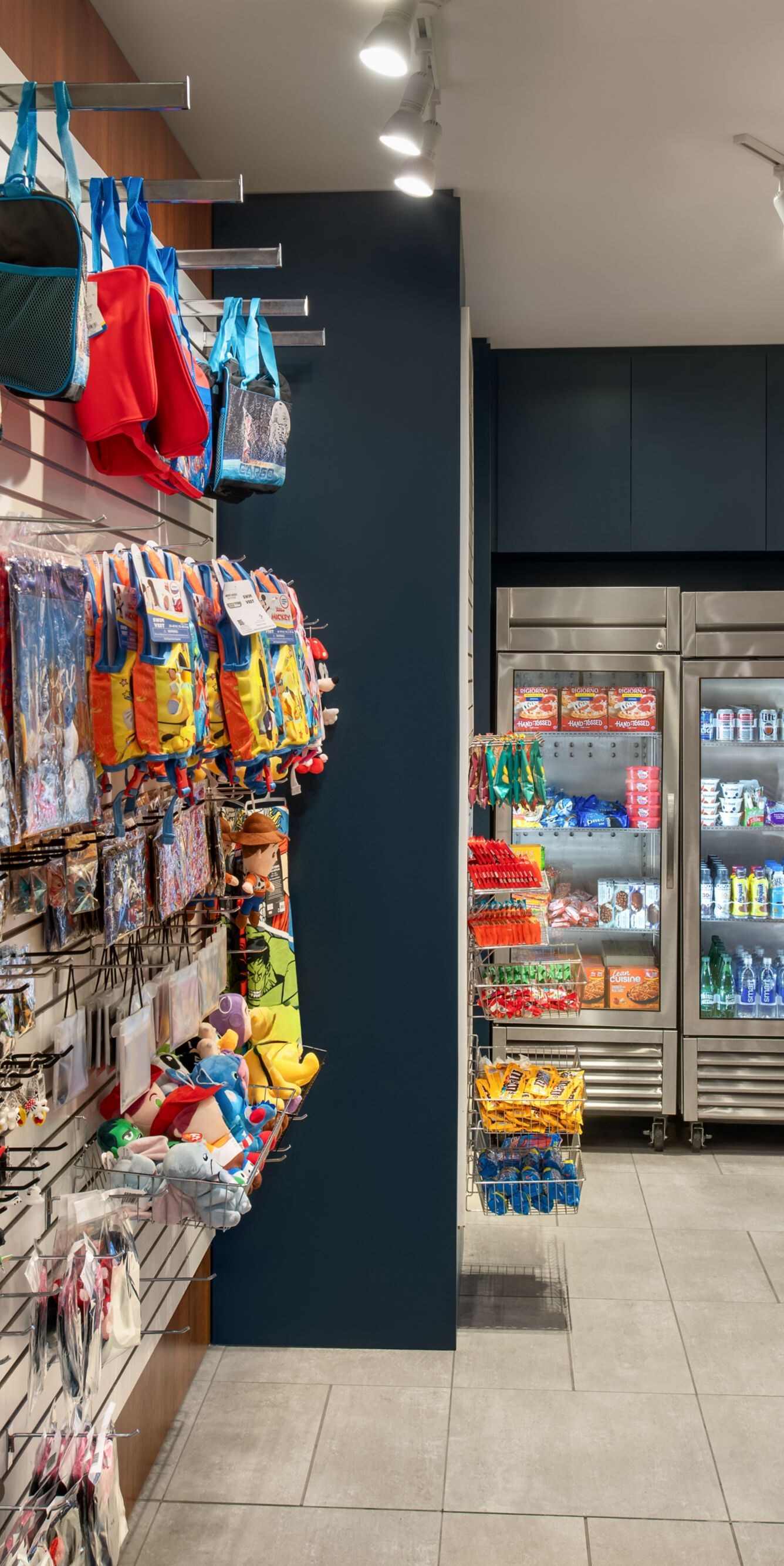 Hotel market with snacks, drinks, and souvenirs