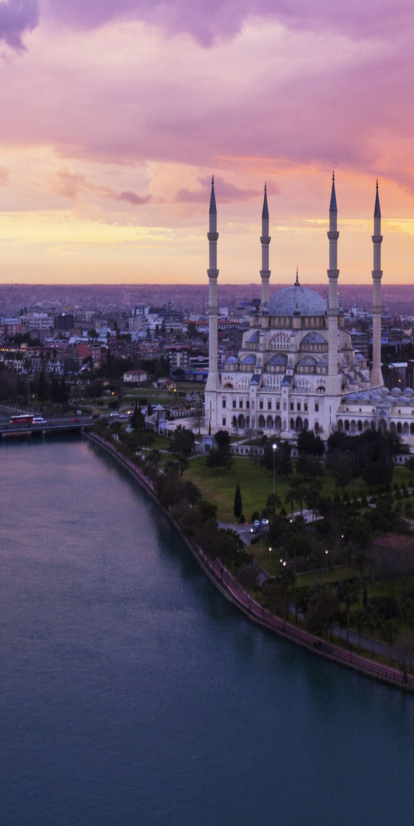 Seyhan Nehri Manzaralı