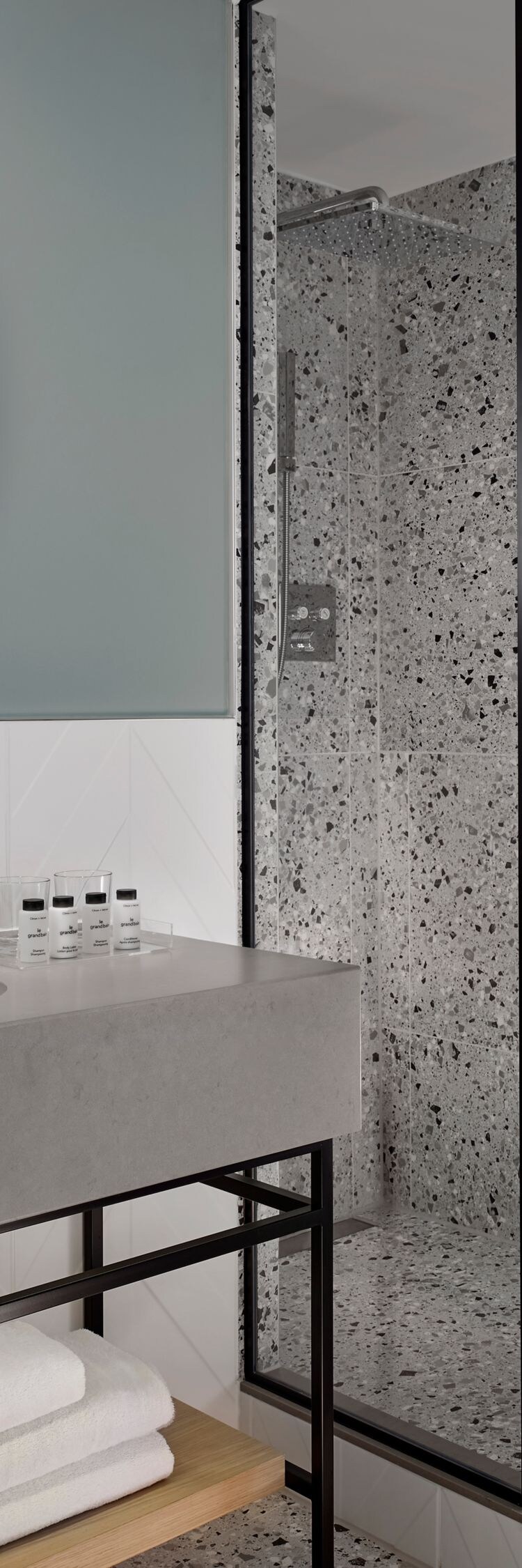 Guest bathroom with Amenities